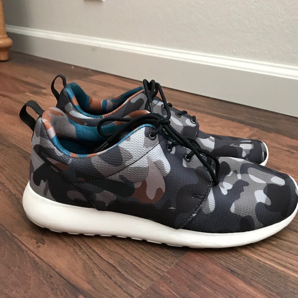 Nike Rosie sneakers. Size 7 camo print